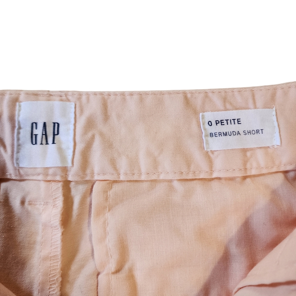Gap Khaki Bermuda Shorts Sz 0 Petite NWT - Picture 3 of 4
